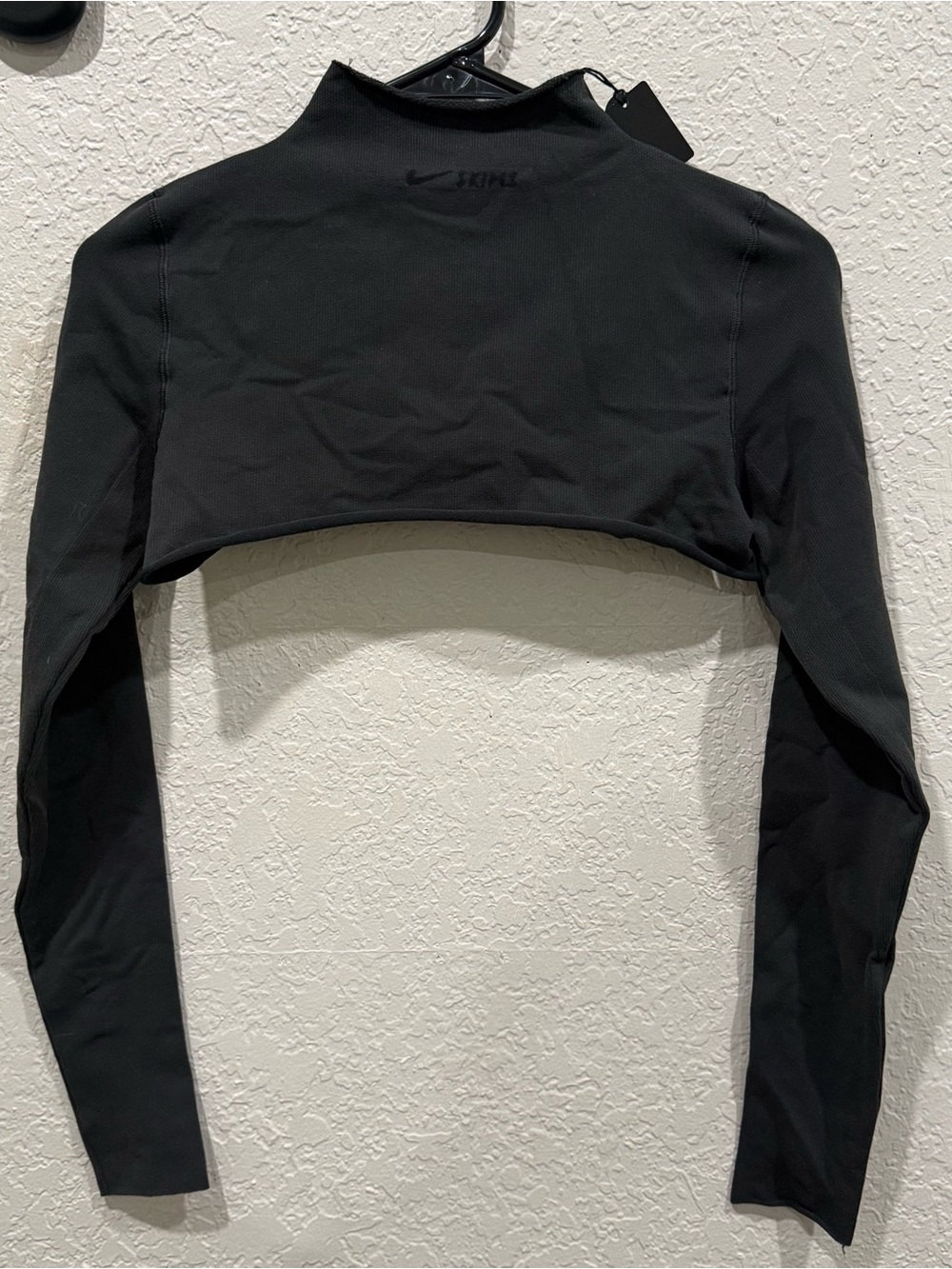 Nike skims shrug medium